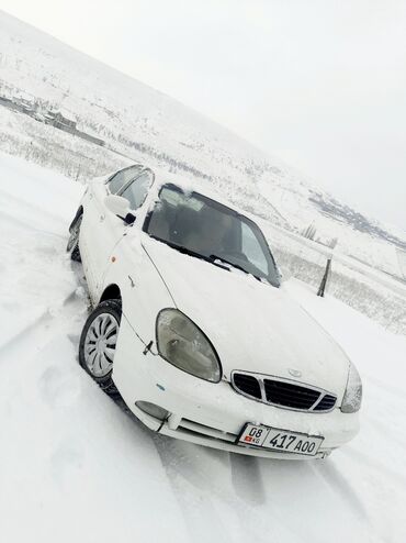 Daewoo: Daewoo Nubira: 2000 г., 1.5 л, Механика, Бензин, Седан