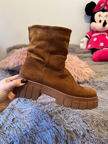 new yorker cizme ugg: Gležnjače