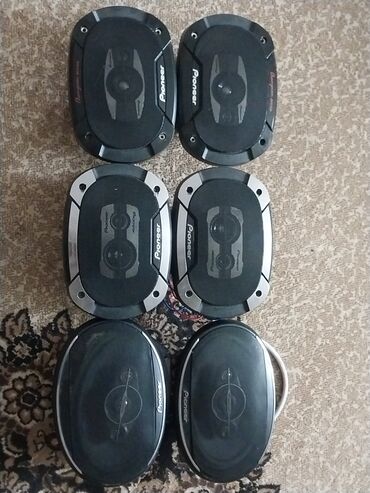 Dinamiklər və sabvuferlər: Pioneer avtomobil akustikası dəsti Tərkib: - 3 cüt oval koaksial arxa — 2