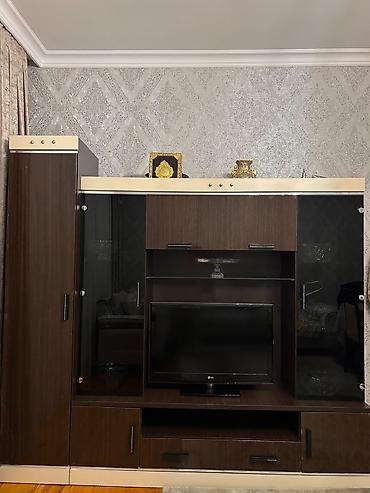 dolab islənmis: TV stendi və vitrinli divar dolabı - Material: laminat/MDFlam ağac — 5