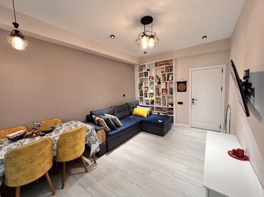 Uzunmüddətli kirayə mənzillər: Öz evimdir . 2 otaq kirayə verilir. Xırdalanda. Əla evdir isti pol — 31