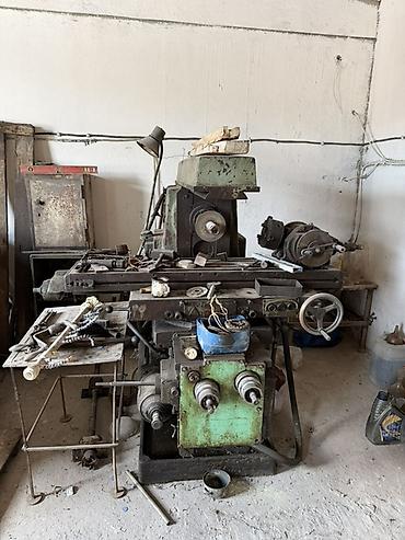 82 frez dezgahı. Tam işlekdi. Çox sayda aprafka ve frezleride üzerinde lalafo.az -da 82 frez dezgahı. Tam işlekdi. Çox sayda aprafka ve frezleride üzerinde
