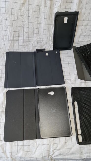 Tastature: Set futrola i Bluetooth tastatura za tablet - Više crnih — 12