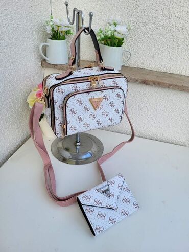 Torbe: Cena torbi 2900
cena novcanika 2200
Porez — 14