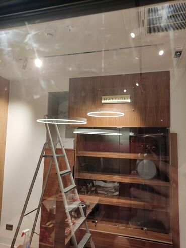 Građevinarstvo i rekonstrukcija: Lepljenje peskirnih folija na staklo — 2