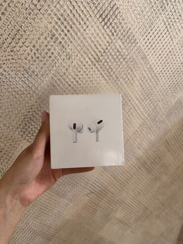 белая сумочка: Беспроводные наушники Apple AirPods Pro