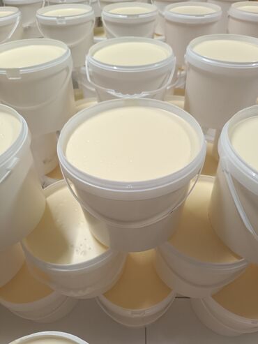 plastık qapı: Məhsul: Təbii süd məhsulları – kənd qaymağı və pendir Təsvir: -