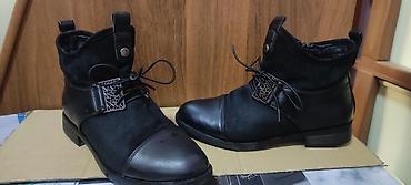 Мокасины и лоферы: Женская обувь — несколько пар на выбор:размеры36 лаковые туфли и Деми — 8