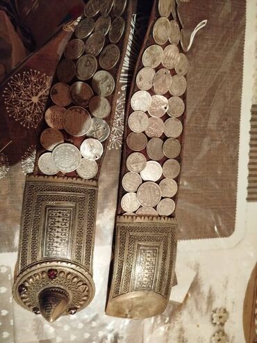 ваза для цветов: Kəmərin üzərində 17 ci və 19 cu əsirdən qalan gümüş pulları var real lalafo.az -da ваза для цветов: Kəmərin üzərində 17 ci və 19 cu əsirdən qalan gümüş pulları var real