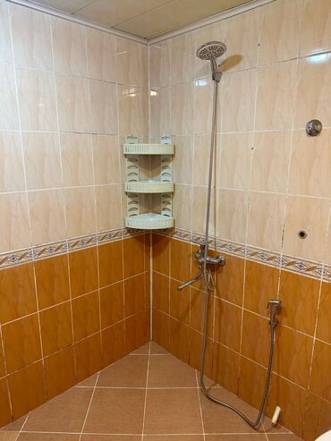 Uzunmüddətli kirayə mənzillər: Neftçilər metrosu,Nazlı sarayın yanında18 mərtəbənin,4-cü — 11