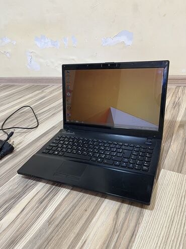 Toy paltarları və aksesuarları: Nodbuk tam işlekdır hec bır problemı yoxdur Zaryatlada saxlayır Ram