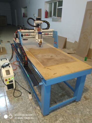 ucuz vitrin: Cnc dəzgahı .işlək sahəsi 60x190.stolun.ölçüsü. 80x250 sistem .pult