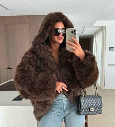 Krzneni kaputi: Luksuzna ženska jakna od veštačkog krzna sa kapuljačom - Oversize — 7