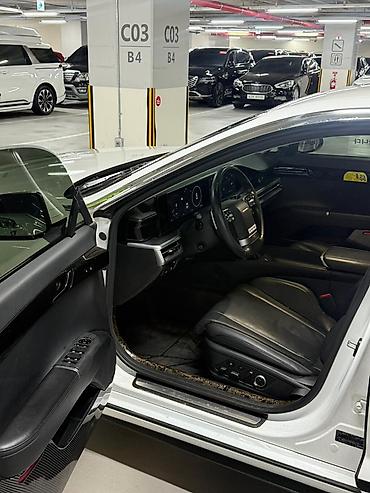 стабил: Hyundai Grandeur: 2022 г., Седан — 9