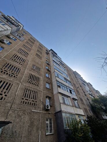 квартиры рядом: 1 комната, 35 м², 106 серия, 9 этаж, Старый ремонт