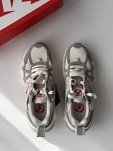 on cloud: Кроссовки, 36, 36.5, Nike, Новый, цвет - Серый — 1