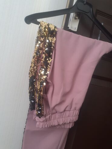 İdman geyimləri: Kecen sezon alinib 1 defe geynilib cemi yenidi demek olarki — 8