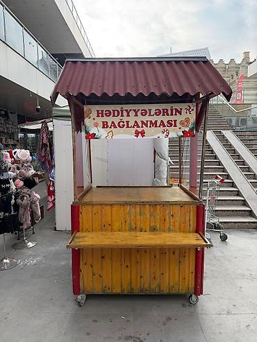 Будки, киоски: Hədiyyələrin bağlanması üçün köşk - Şəhər mərkəzi tipli açıq — 1