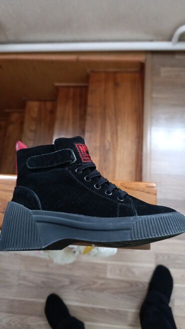 Ботинки и ботильоны: Женская осенняя обувь, (черный цвет): 1) Ботинки дерби из замши - — 8