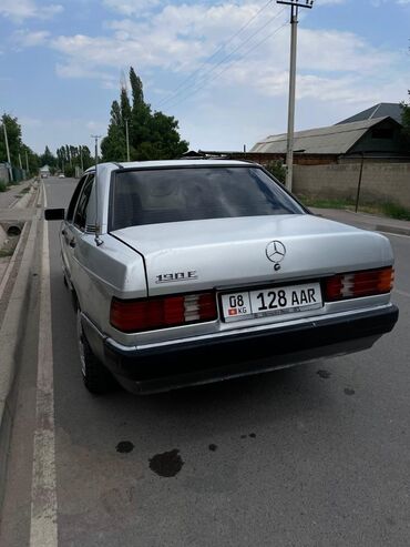 мерс 124 автомобиль: Mercedes-Benz 190: 1993 г., 2 л, Механика, Бензин, Седан