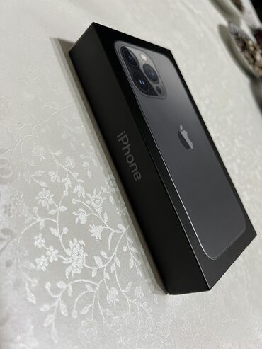 Apple iPhone: IPhone 13 Pro, Б/у, 256 ГБ, Черный, Зарядное устройство, Чехол, Кабель, 92 %