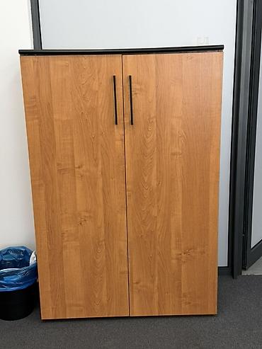 Офисные столы: Офисный письменный стол из ЛДСП, цвет — тёплый бук/вишня. - Прямая — 10