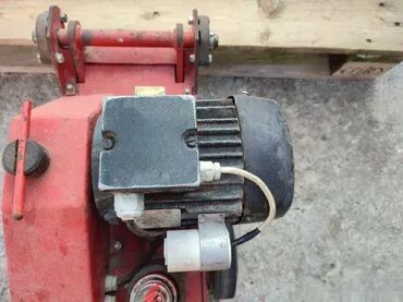 putna torbica za elektroniku: Mašina za skidanje parketa JKA DK – ODLIČNO! Originalna mašina za