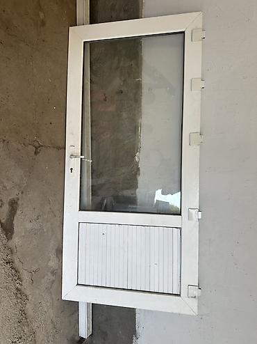 ПВХ дверь и оконные рамы со стеклопакетами Комплектация: -