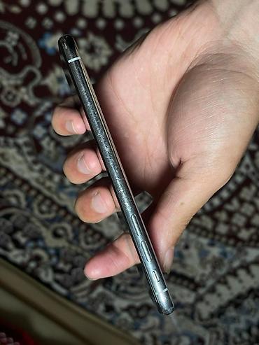 Apple iPhone: IPhone X, Б/у, 64 ГБ, Серебристый, Чехол, 73 % — 12