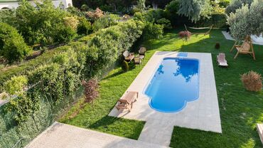 Uzunmüddətli kirayə evlər: Novxanıda gözəl həyəti, hovuzu, həyətdə besedkası olan ikimərtəbəli — 18