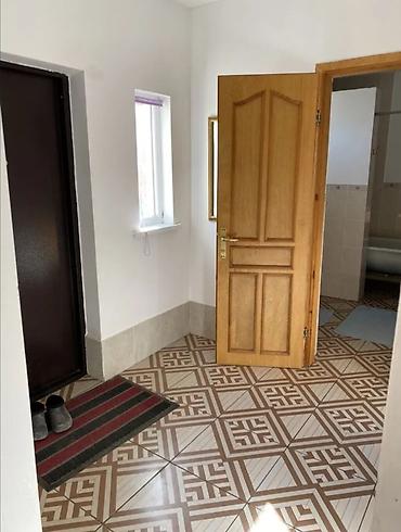 аренда кызыл аскер: Дом с большим вымощенным дворom (тротуарная плитка) и одноэтажным — 10