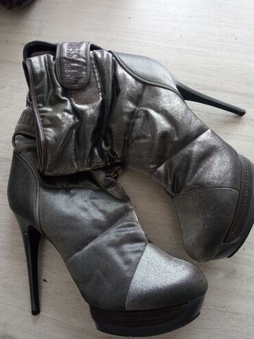 opposite poluduboke cizme: Ankle boots, 39