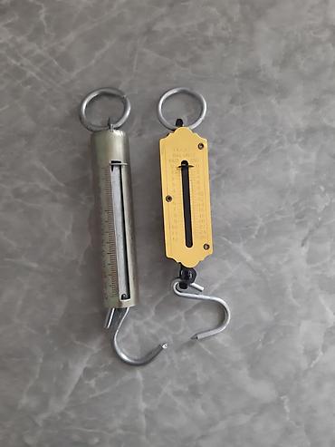 Кухонные наборы: Набор кухонных принадлежностей: 1) Два пружинных безменa (карманные — 1