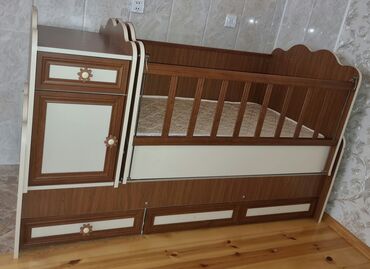 Oğlan və qız üçün, İşlənmiş, Dördbucaq, Beşik, Matras ilə, Yellənmə mexanizmsiz