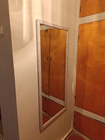 Uzunmüddətli kirayə mənzillər: Orta remont .1 otaq.300 manata aile ve ya telebe qizlara kiraye — 10