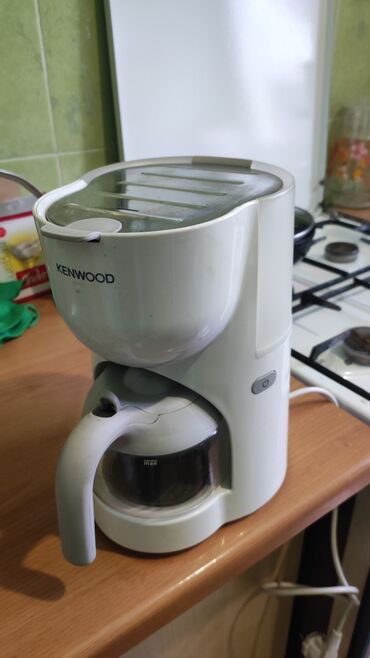 кофеварка полупрофессиональная: Кофе кайнаткыч, кофе машина, Колдонулган, Өзү алып кетүү