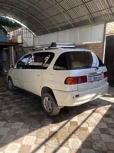 e6 3: Toyota Ipsum: 2000 г., 2 л, Автомат, Бензин, Минивэн — 2