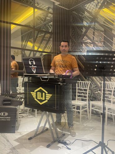 Dekorlar və bəzəklər: Dj xidmeti butun nov tedbirlerin keçirilmesi movcutdur Tehsilliyem — 26