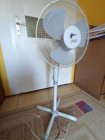 dvd player za auto: Dva komada ventilatora sa slika, cena je za oba 2000 dinara — 3