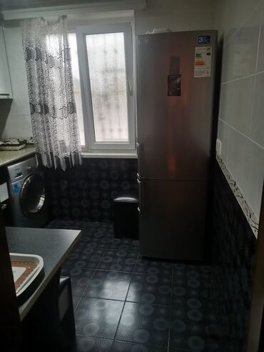 аренда квартир почасово: Bura.kiraya.veril.sumqaylt.(8.mkrda.)5/1.martbsi.1.otaq.tam.Asiyll.Evd