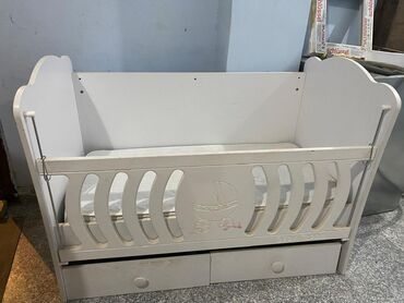 usaq beşikleri: Oğlan və qız üçün, İşlənmiş, Beşik, Matras ilə