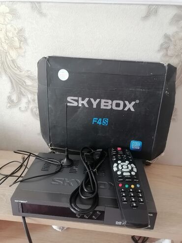 ресивер бишкек: Спутниковый ресивер Skybox F4S, полный комплект, пульт, кабель Hdmi