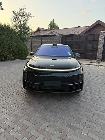 Lixiang: Lixiang L7: 2024 г., Автомат, Гибрид, Кроссовер — 2
