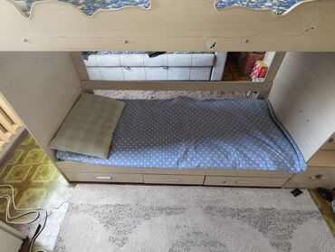 двухъярусный кровать: Продается двухъярусная кровать, по причине того что занимает очень