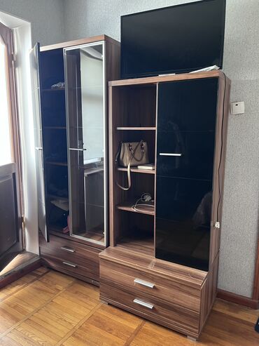 полотенце для головы: Кийим салуучу шкаф, Колдонулган, Жыгач