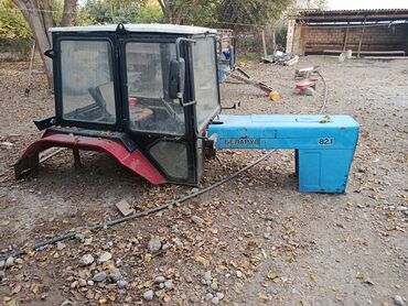 Yan və salon güzgüləri: Təsvir: real alıcı ilə razilaşmaq olar - Belarus 82.1 modelinə uyğun