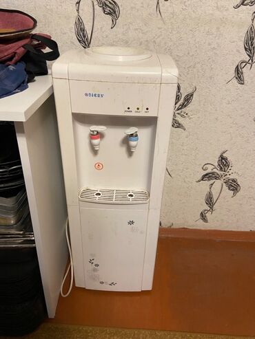 şirin su aparati: Dispenser İşlənmiş
