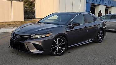 fit aria: Toyota Camry: 2020 г., 2.5 л, Гибрид, Седан — 1