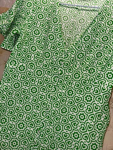 Gündəlik donlar: Paltarlar satılır. 1 dəfə geyinilib. 1) qara paltar M ölçü 50 azn 2) — 5