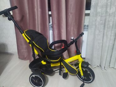 прогулочная детская коляска: Коляска, цвет - Желтый, Б/у
